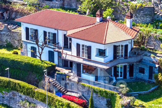 Villa con magnifica vista lago a Moltrasio