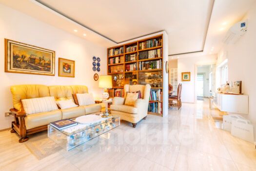 Villa moderna con vista lago a Moltrasio
