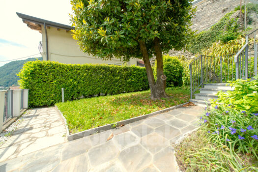 Villa moderna con vista lago a Moltrasio
