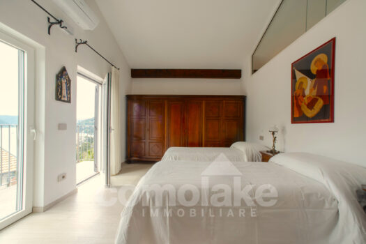 Villa moderna con vista lago a Moltrasio