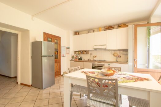 Trilocale ristrutturato in centro Menaggio – con garage e terrazzo di 85 mq