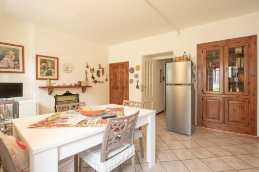 Trilocale ristrutturato in centro Menaggio – con garage e terrazzo di 85 mq