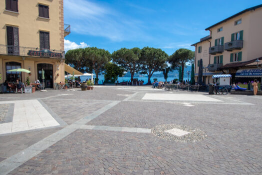 Trilocale ristrutturato in centro Menaggio – con garage e terrazzo di 85 mq