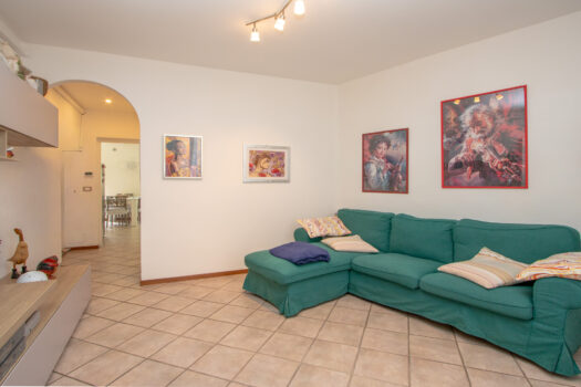 Trilocale ristrutturato in centro Menaggio – con garage e terrazzo di 85 mq