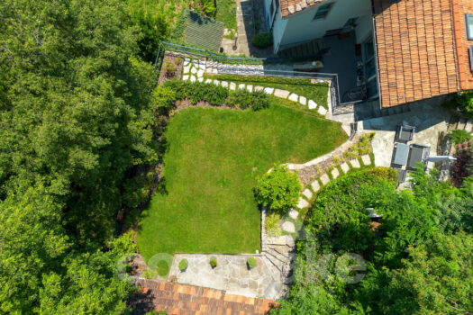 Casa di lago con giardino e vista lago a Carate Urio