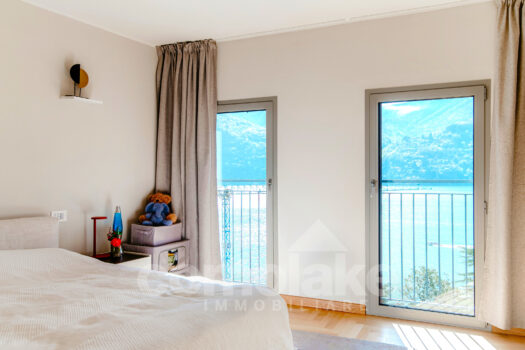 Casa di lago con giardino e vista lago a Carate Urio