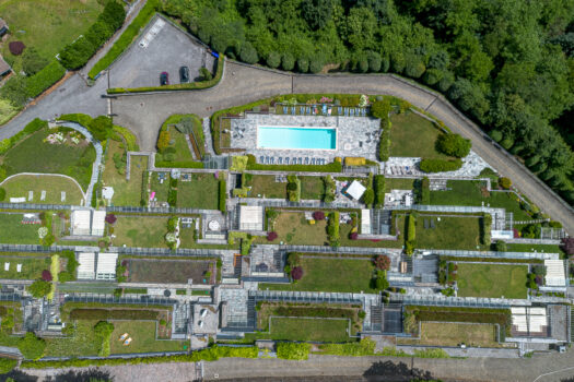 Prestigioso appartamento panoramico a Menaggio – piscina e solarium