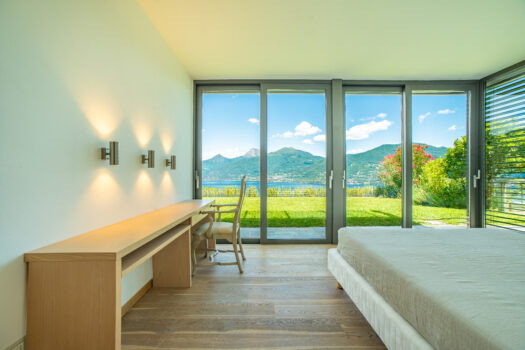 Prestigioso appartamento panoramico a Menaggio – piscina e solarium