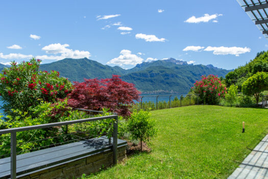 Prestigioso appartamento panoramico a Menaggio – piscina e solarium