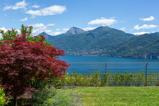 Prestigioso appartamento panoramico a Menaggio – piscina e solarium