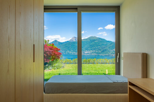 Prestigioso appartamento panoramico a Menaggio – piscina e solarium