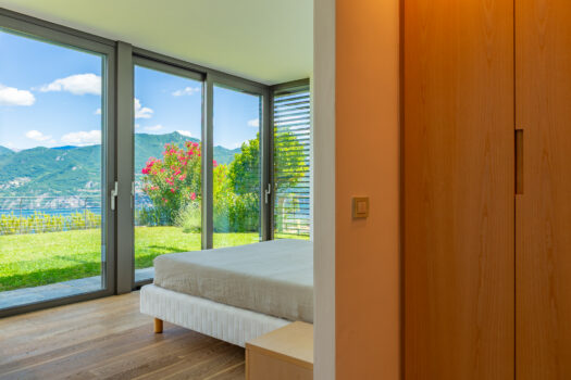 Prestigioso appartamento panoramico a Menaggio – piscina e solarium