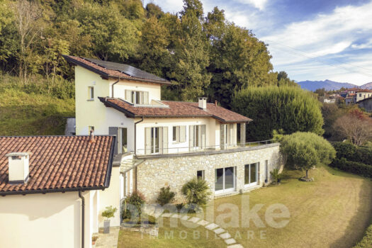 Villa moderna con giardino e vista lago a Cernobbio