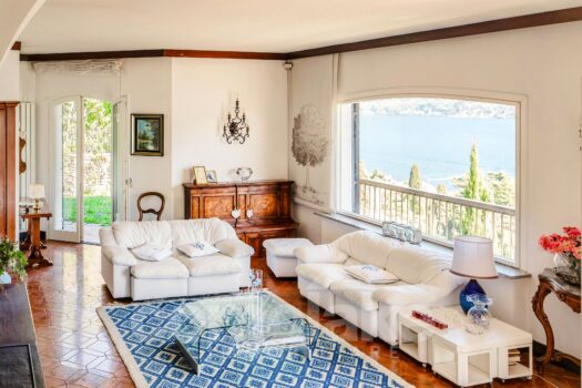 Villa con magnifica vista lago a Moltrasio