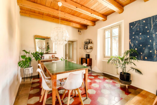 Casa di lago con giardino a Torno