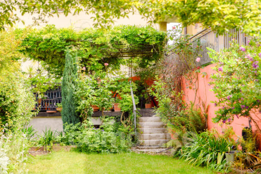 Casa di lago con giardino a Torno