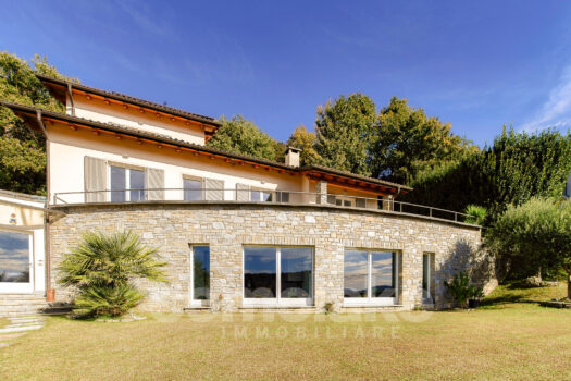 Villa moderna con giardino e vista lago a Cernobbio