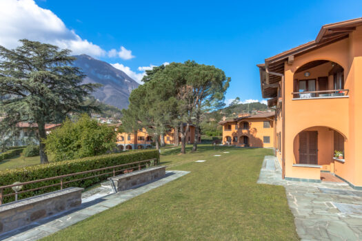 Menaggio – Due monolocali con vista lago in residence con parco secolare