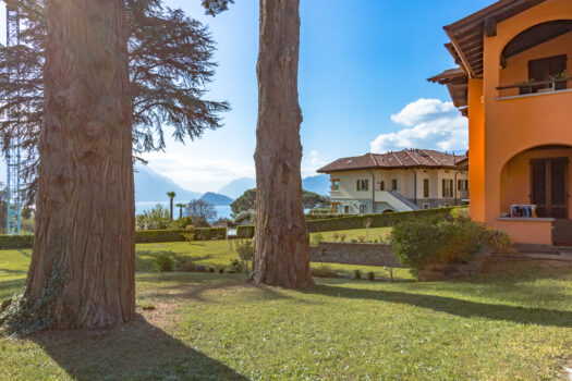 Menaggio – Due monolocali con vista lago in residence con parco secolare
