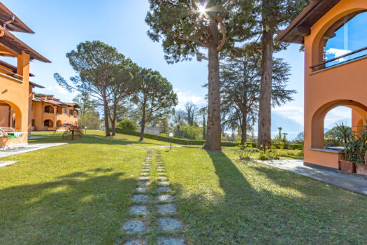 Menaggio – Due monolocali con vista lago in residence con parco secolare
