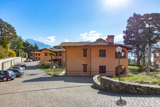 Menaggio – Due monolocali con vista lago in residence con parco secolare