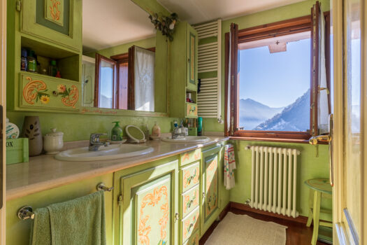 Casa indipendente con vista lago ad Argegno