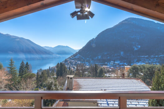 Casa indipendente con vista lago ad Argegno
