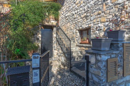 Casa indipendente con vista lago ad Argegno