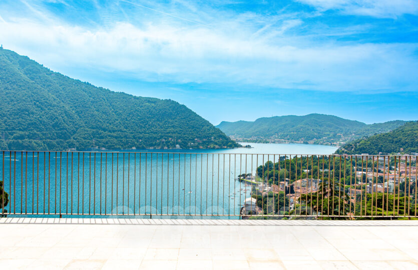 Appartamento esclusivo in villa d’epoca con terrazza vista lago a Cernobbio