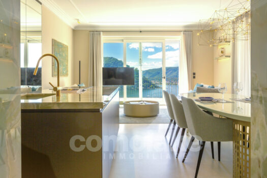 Appartamento esclusivo in villa d’epoca con terrazza vista lago a Cernobbio