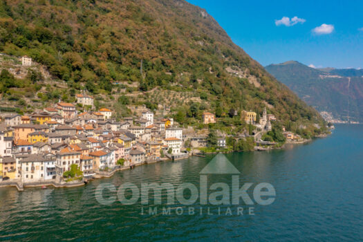 Casa storica direttamente a lago con terrazzo a Laglio
