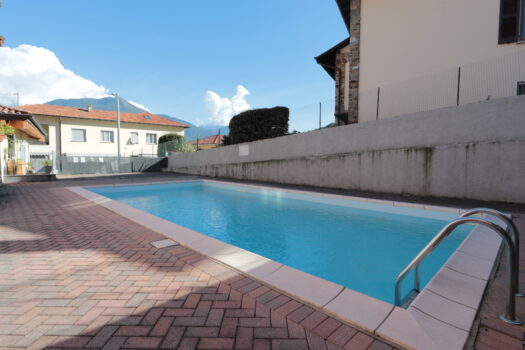 Appartamento in residence con Piscina a Pianello del lario