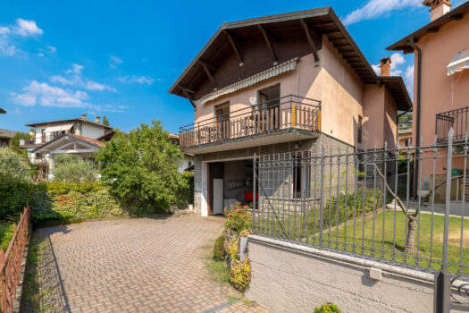 Casa indipendente con giardino e vista lago a Menaggio