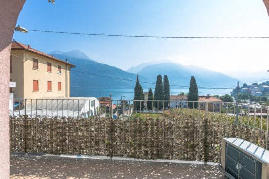 Appartamento in residence con Piscina a Pianello del lario