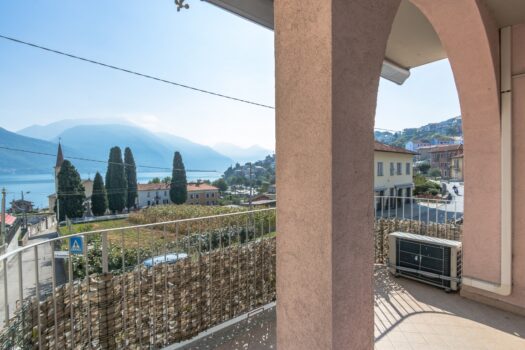 Appartamento in residence con Piscina a Pianello del lario