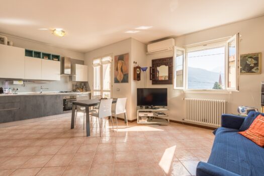Appartamento in residence con Piscina a Pianello del lario