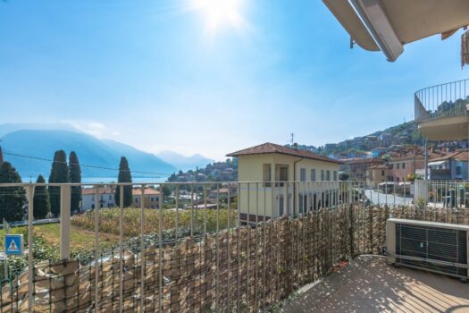 Appartamento in residence con Piscina a Pianello del lario