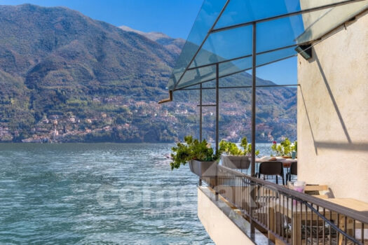 Casa storica direttamente a lago con terrazzo a Laglio