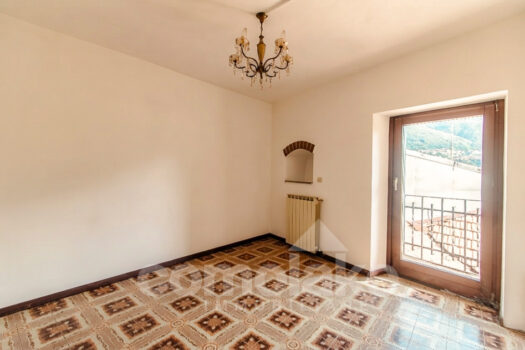 Casa di lago con ampio terrazzo a Brienno