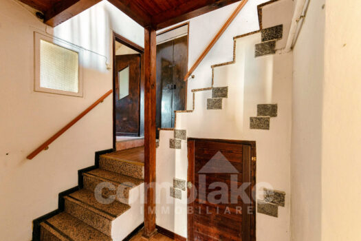 Casa di lago con ampio terrazzo a Brienno