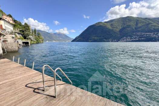 Casa di lago con ampio terrazzo a Brienno