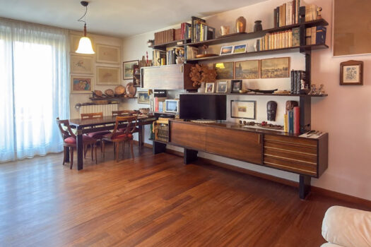 Elegante appartamento con terrazzo e garage a Rovello Porro