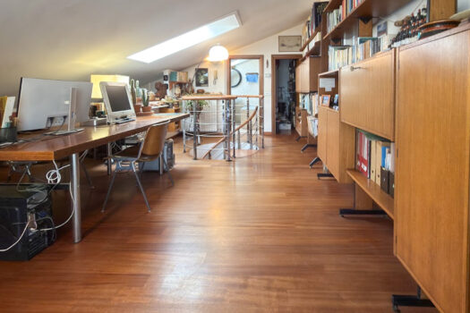 Elegante appartamento con terrazzo e garage a Rovello Porro