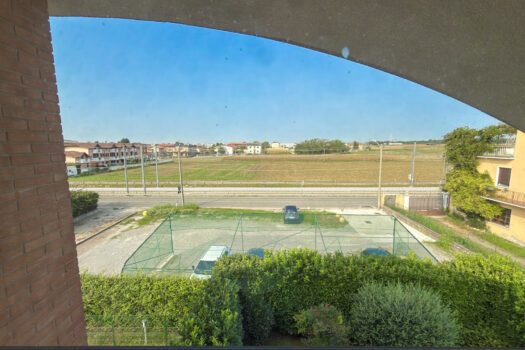 Elegante appartamento con terrazzo e garage a Rovello Porro