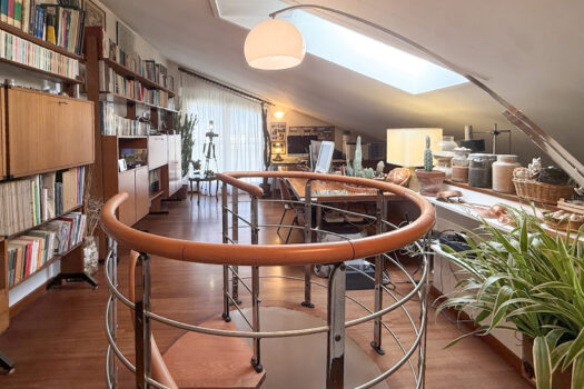 Elegante appartamento con terrazzo e garage a Rovello Porro