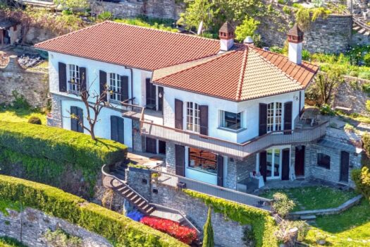 Villa con magnifica vista lago a Moltrasio