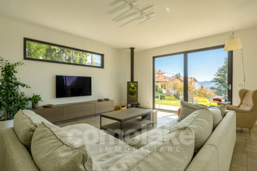 Villa moderna con ampio giardino e vista lago a Cernobbio