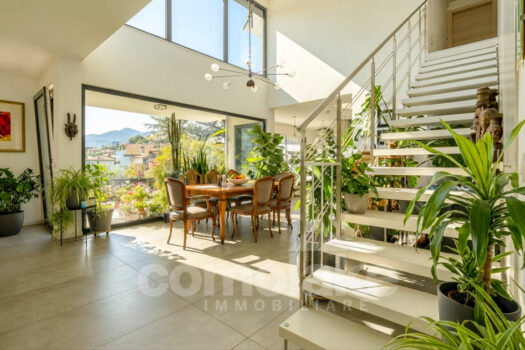Villa moderna con ampio giardino e vista lago a Cernobbio